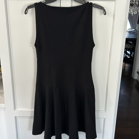 Mayve Sleeveless Knit Skater Minidress
Reformation NEW - Picture 7 of 9